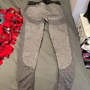 Medium gym shark leggings , grey. Barley worn.